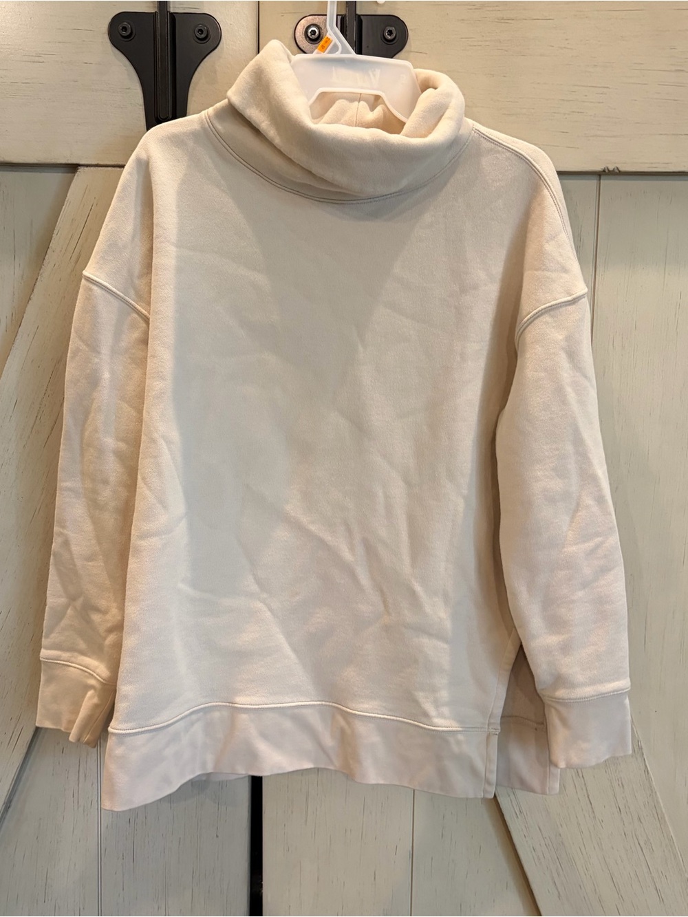 Athleta Cream Turtleneck Pullover Size Medium, does have some pilling